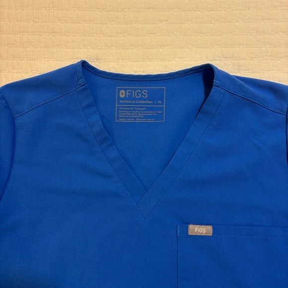 FIGS royal blue scrub set (Davia pants M petite & Catarina top M) - Picture 7 of 8